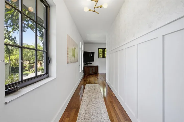 Hallway to 3 upstairs bedrooms