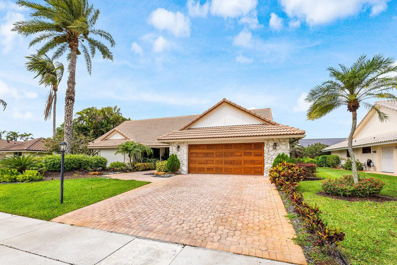 002-4382WhiteCedarLane