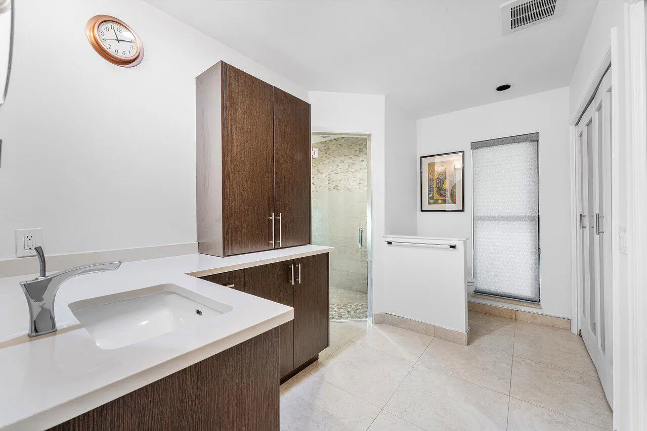 028-4382WhiteCedarLane