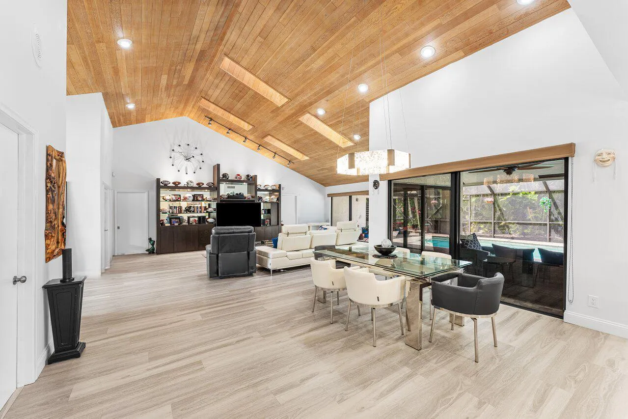 016-4382WhiteCedarLane