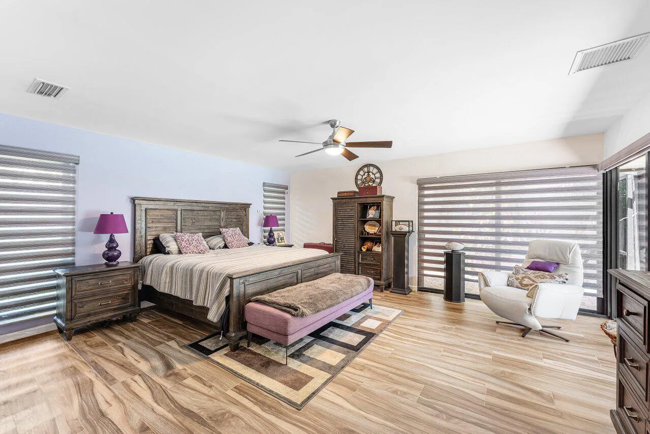 020-4382WhiteCedarLane