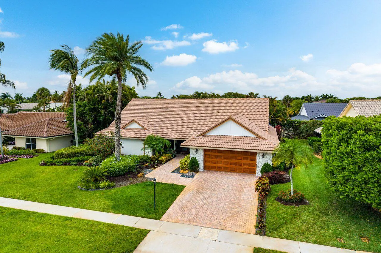 040-4382WhiteCedarLane