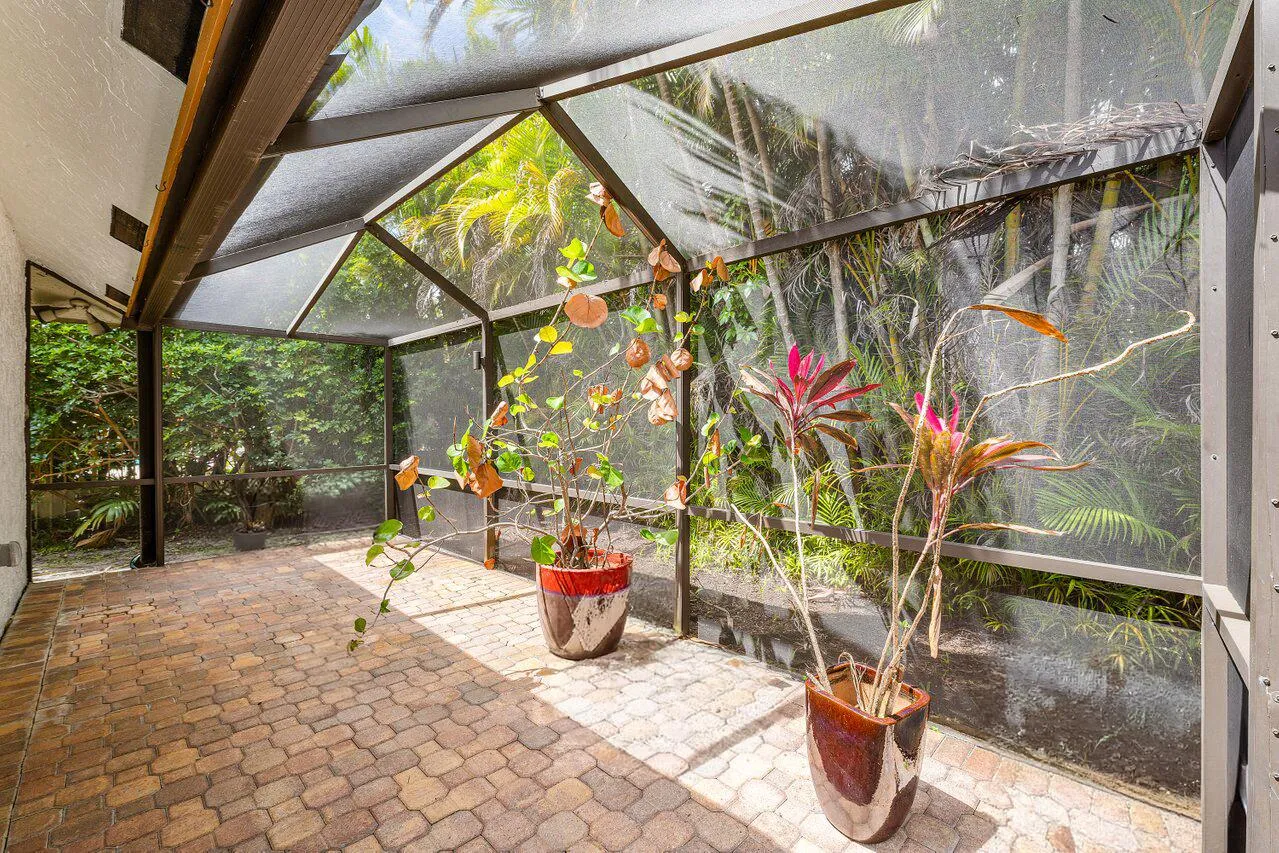 034-4382WhiteCedarLane
