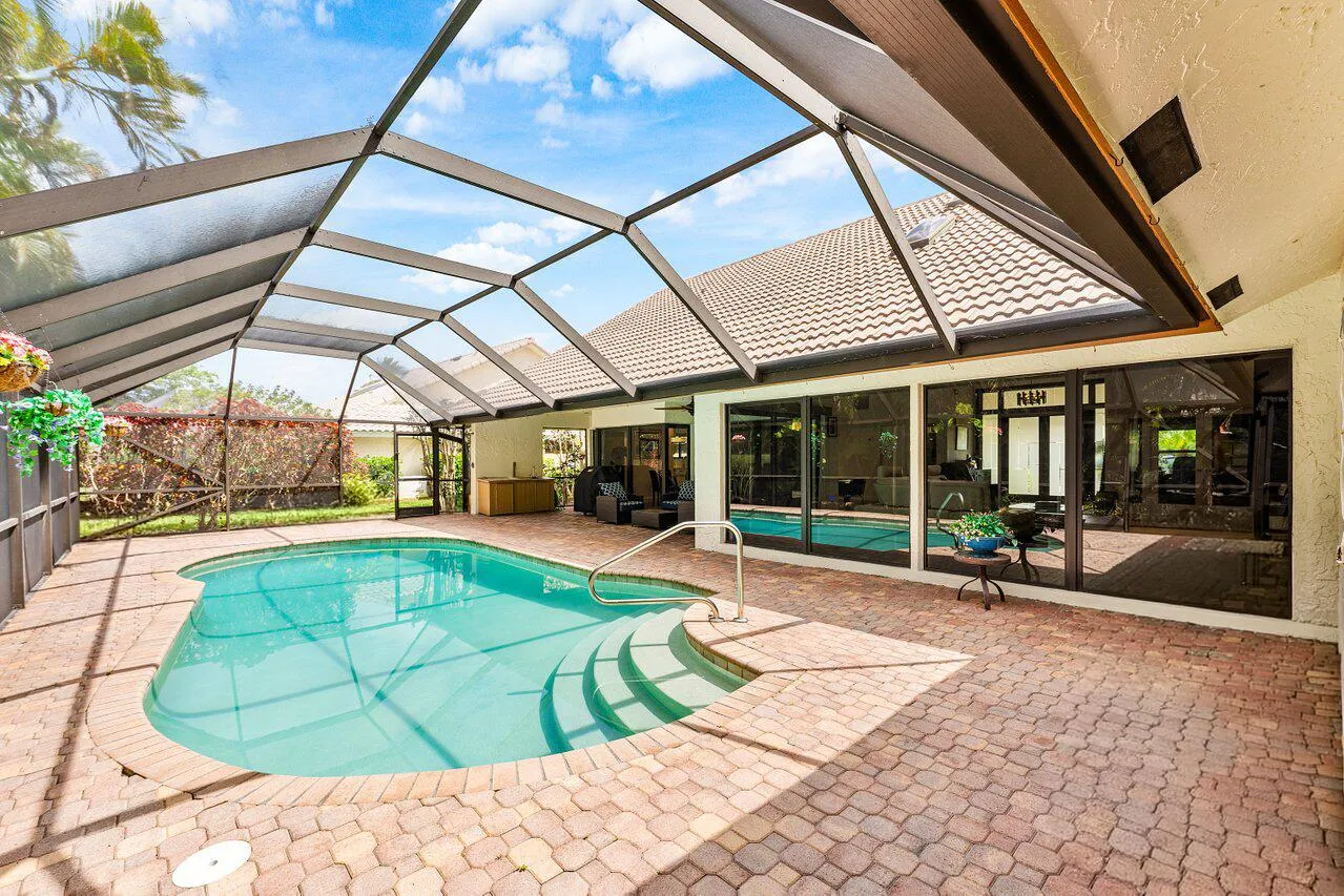 035-4382WhiteCedarLane