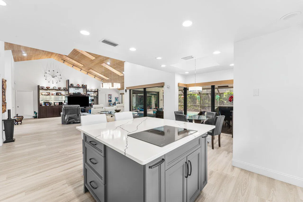 011-4382WhiteCedarLane