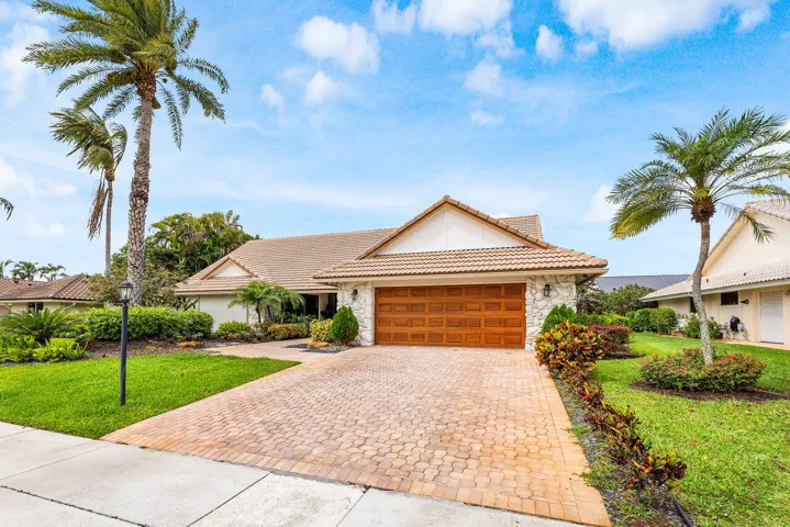 002-4382WhiteCedarLane