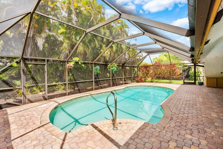 033-4382WhiteCedarLane