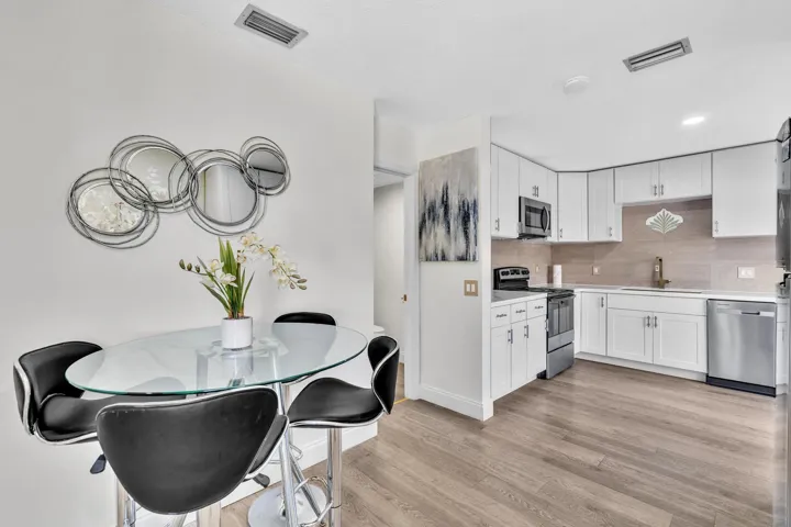 Eat in Kitchen