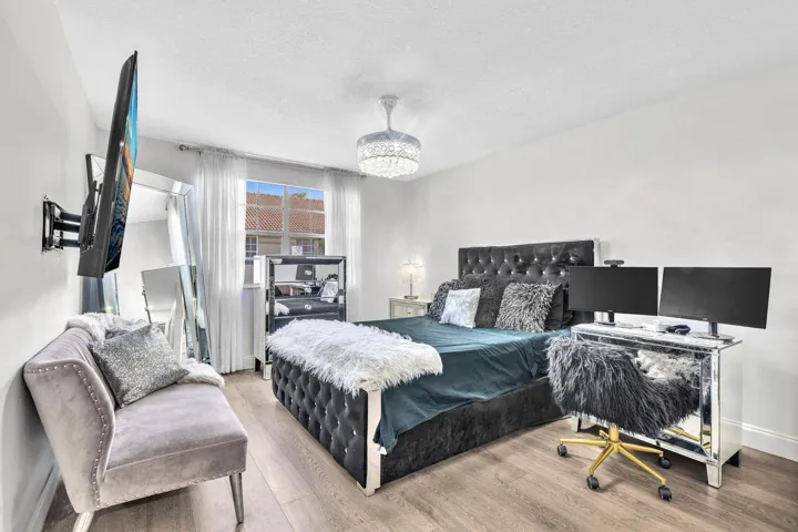 Primary Suite #1