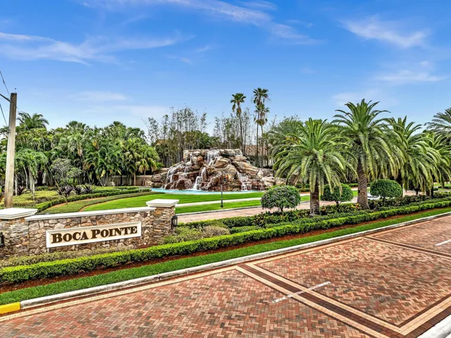 Boca Pointe