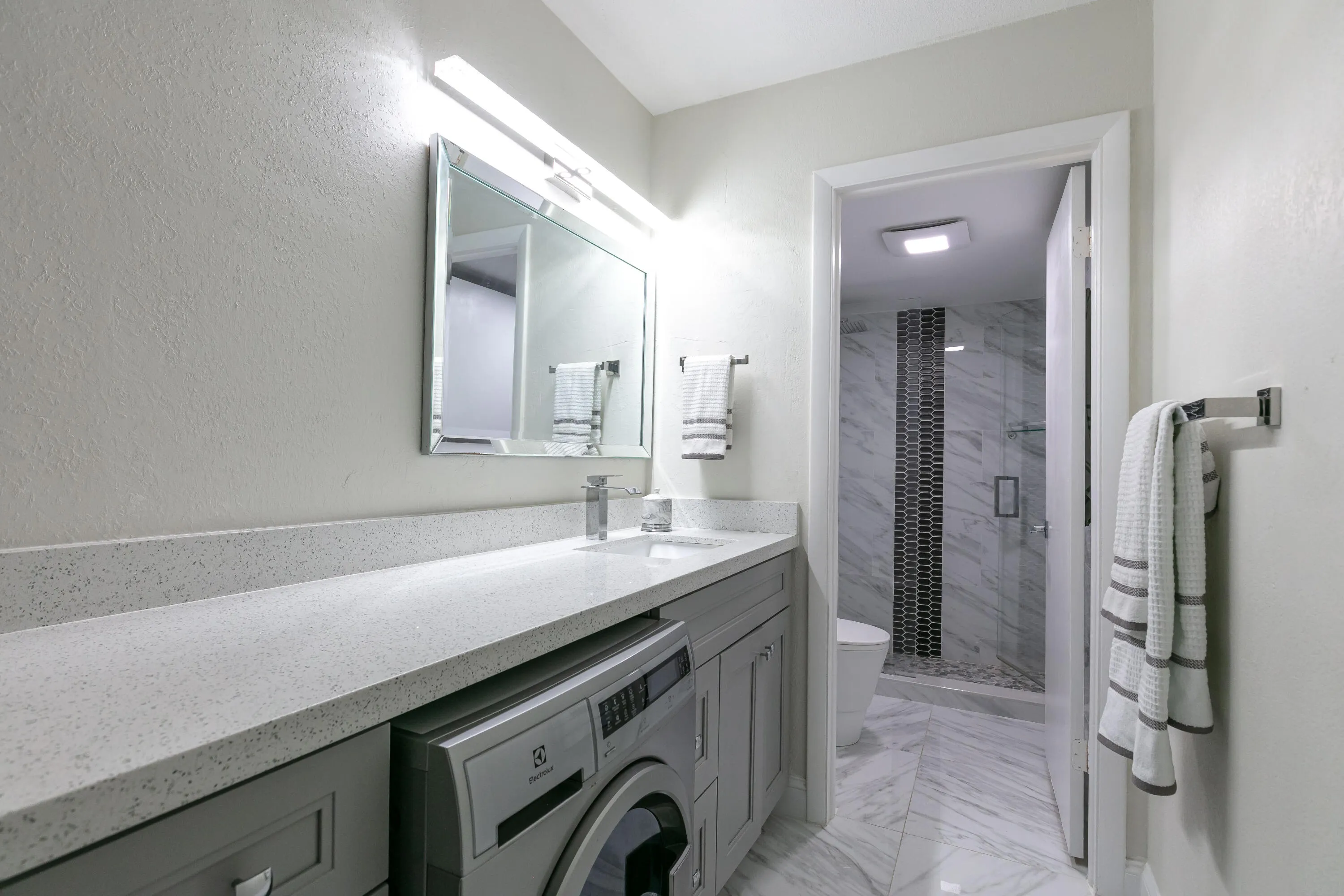 1147 masterbath 1
