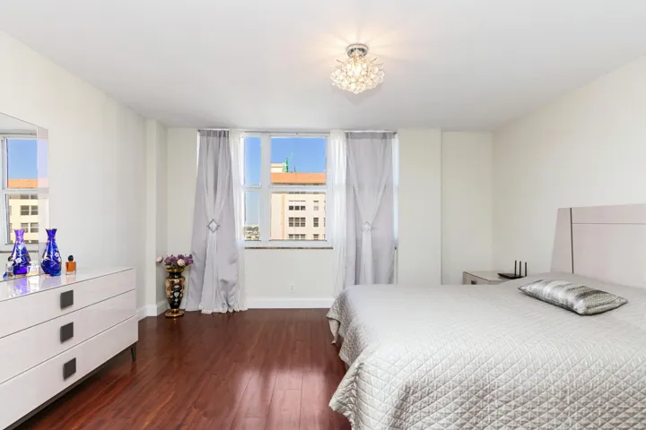 1147 master bed room