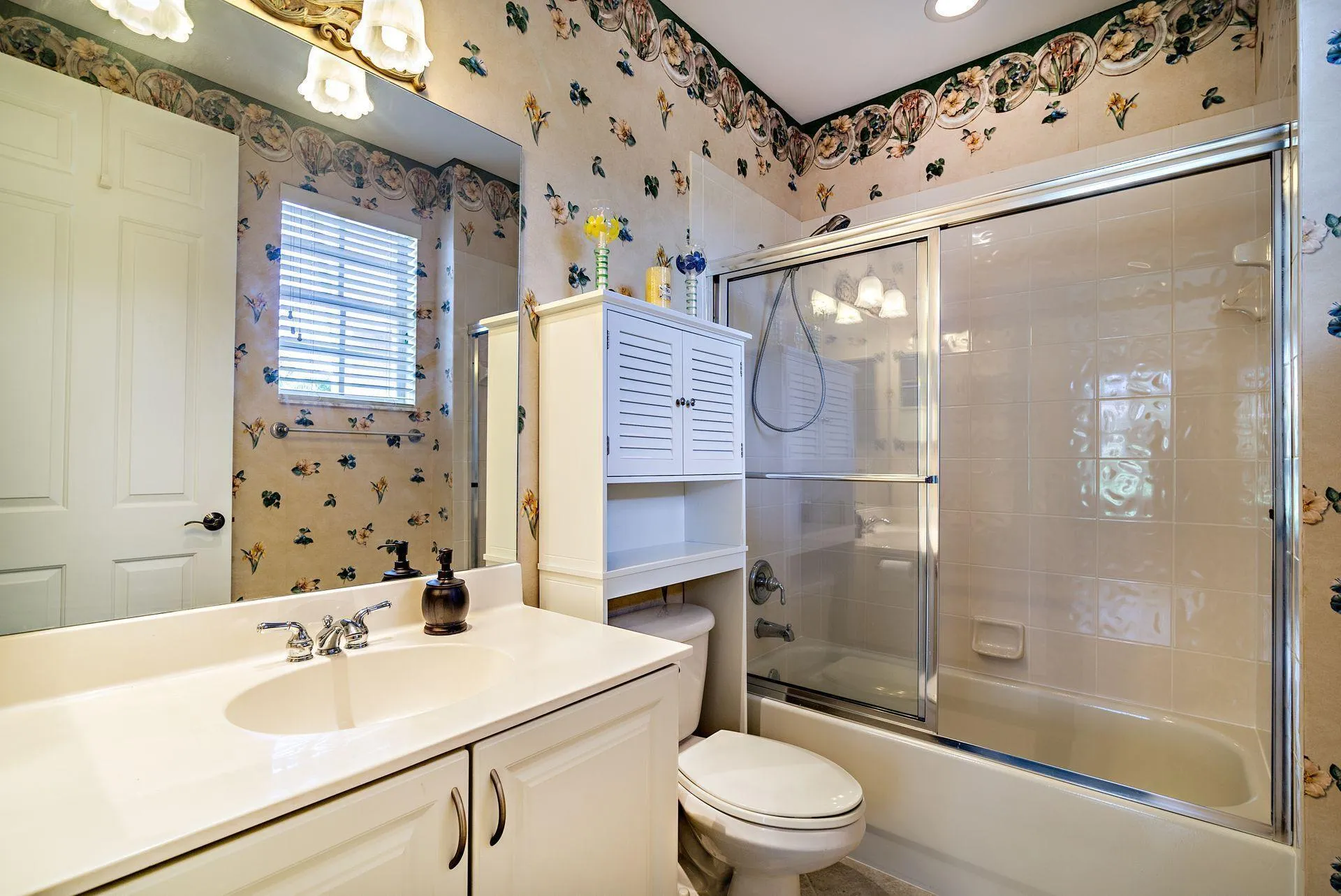 Guest house bath