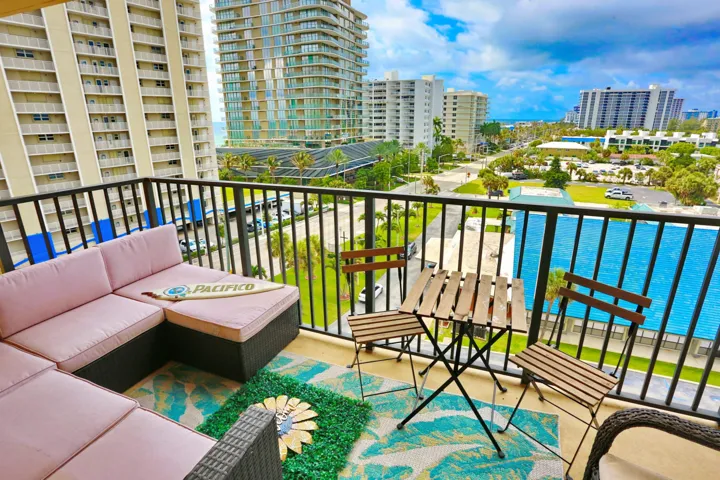 020-020-Patio-4200x2800