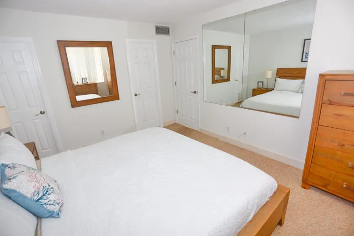 023-007-Master Bedroom-4200x2800