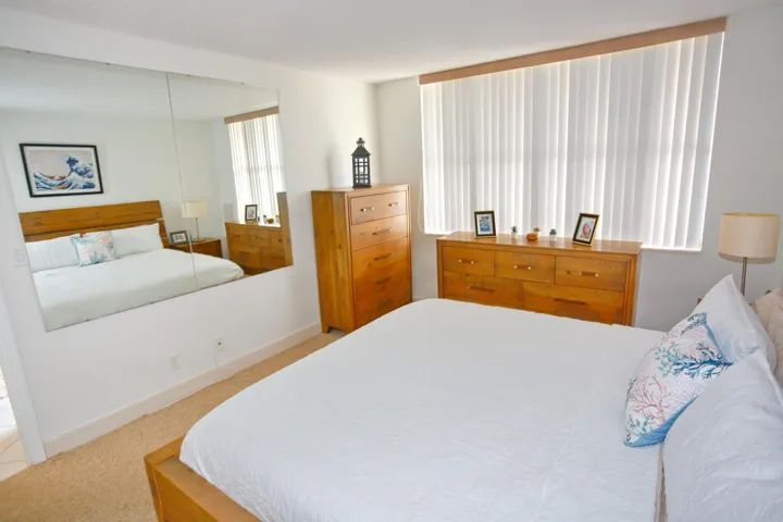 022-011-Master Bedroom-4200x2800