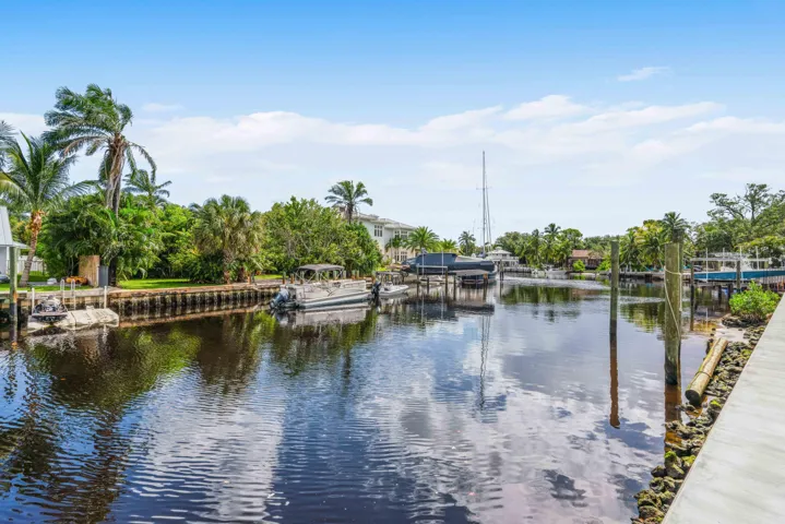 122ft of Waterfront