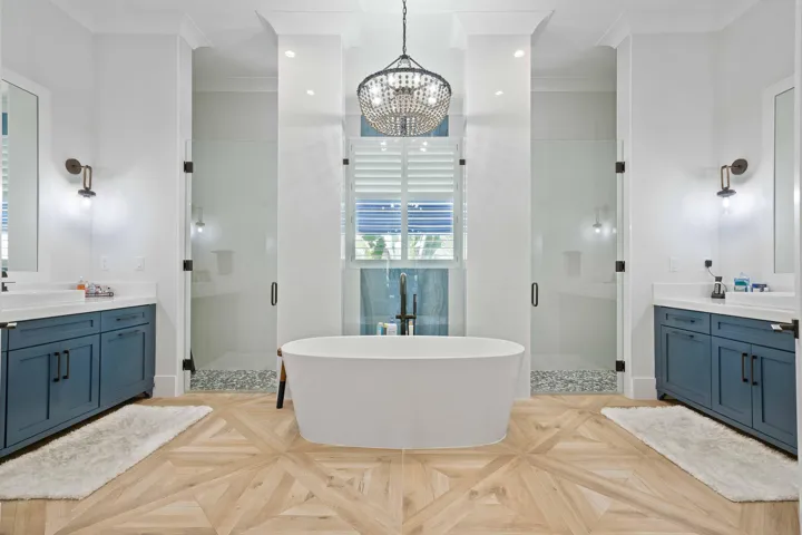 1st Floor Master Bath