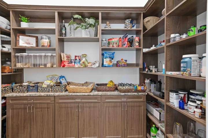 Large Butlers Pantry