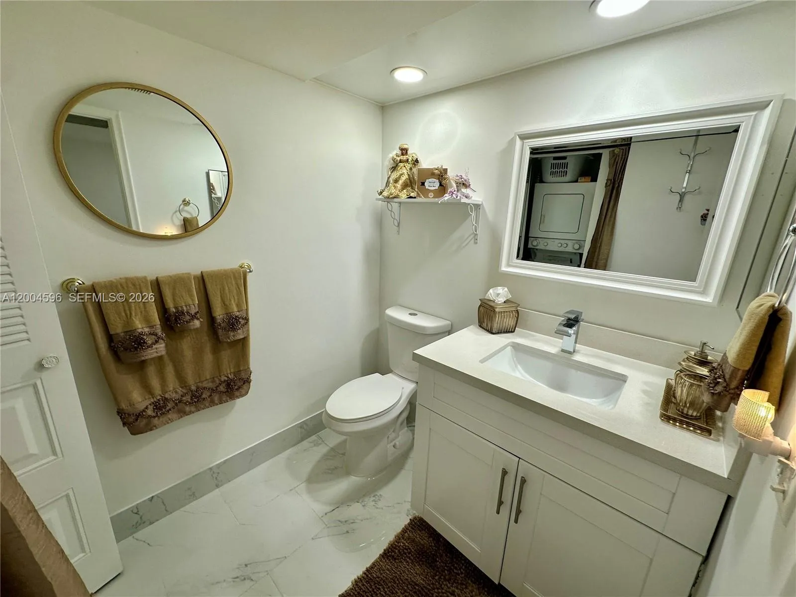 1/2 Bathroom