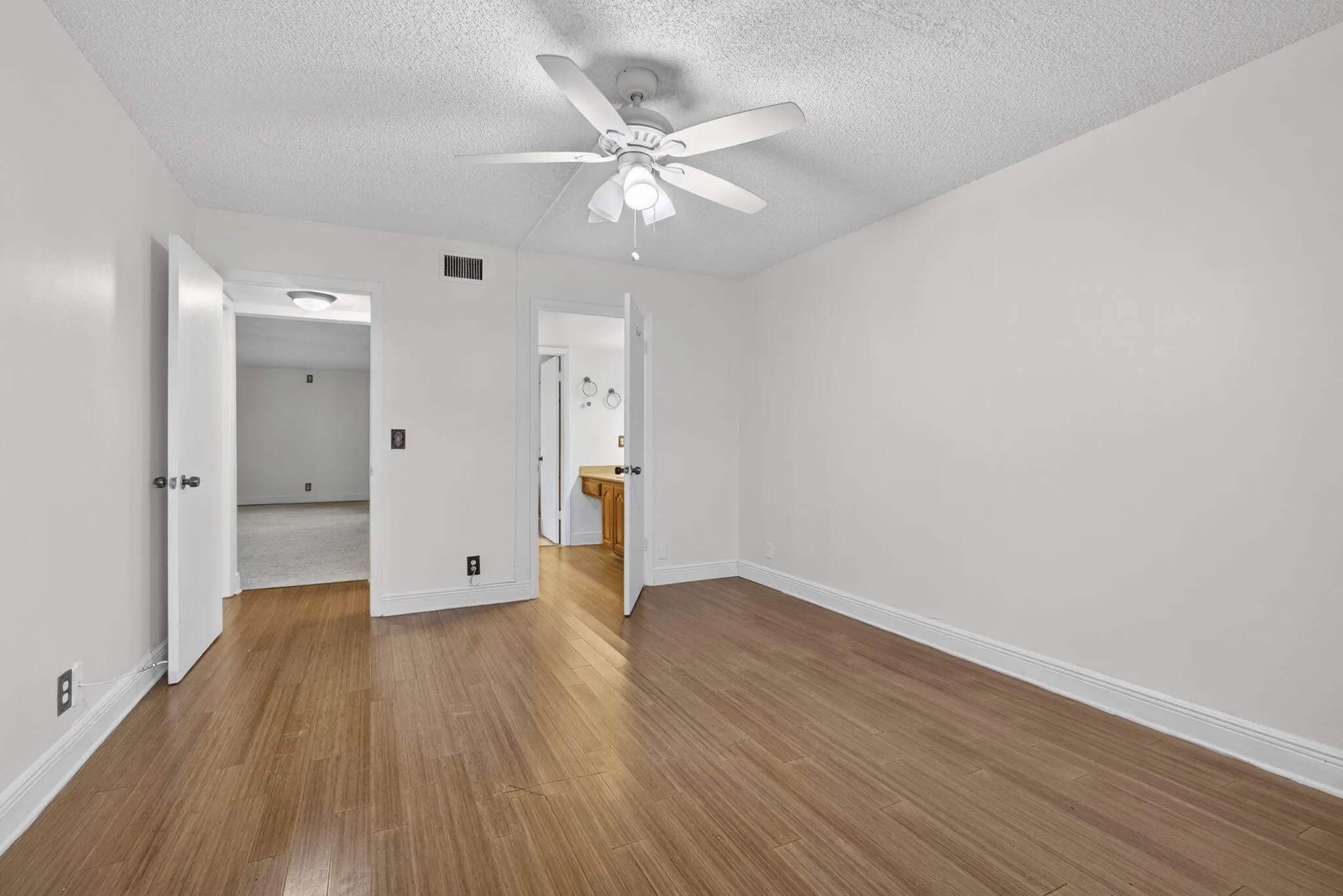29-web-or-mls-BS1A5122