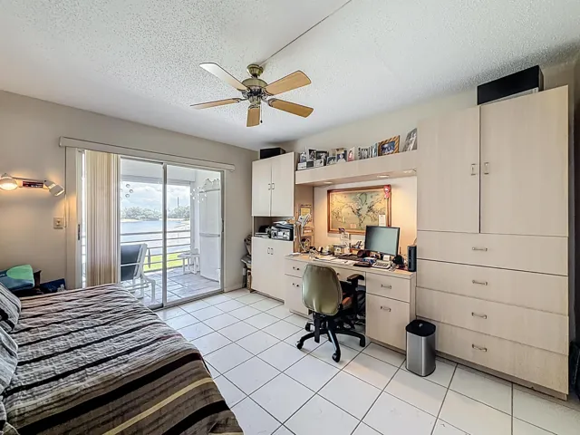 2114 Oakridge Circle #V-45