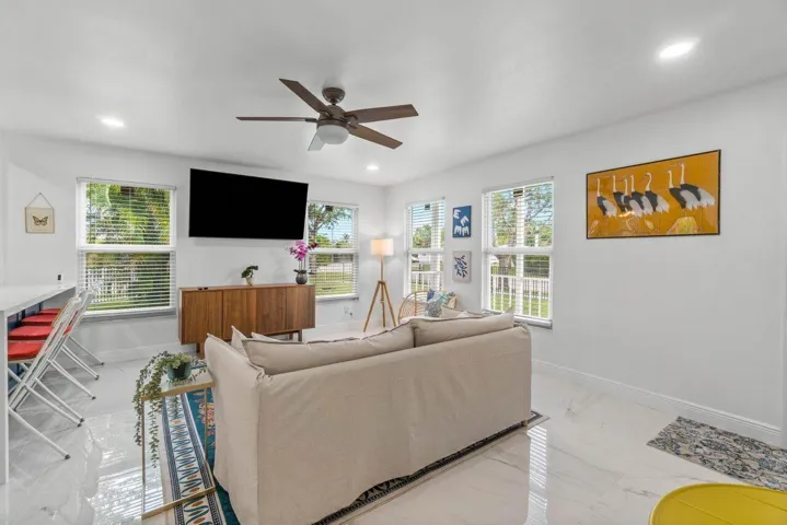 014-2233DockStreet-WestPalmBeach-FL-3340