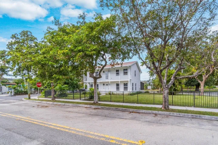 001-2233DockStreet-WestPalmBeach-FL-3340
