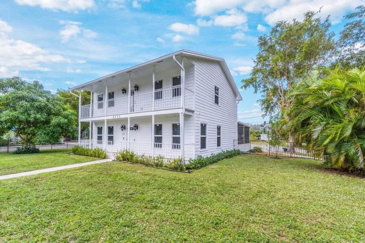 003-2233DockStreet-WestPalmBeach-FL-3340