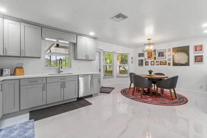 007-2233DockStreet-WestPalmBeach-FL-3340