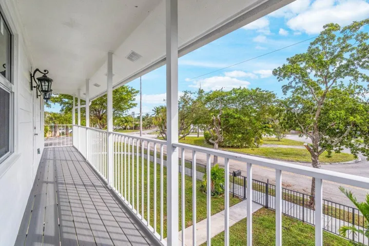 030-2233DockStreet-WestPalmBeach-FL-3340