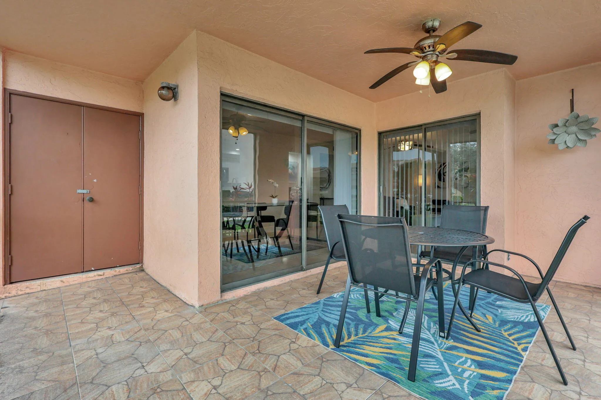 42-web-or-mls-12641West_206