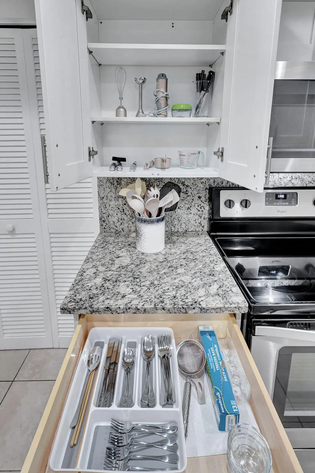 43-web-or-mls-12641West_211