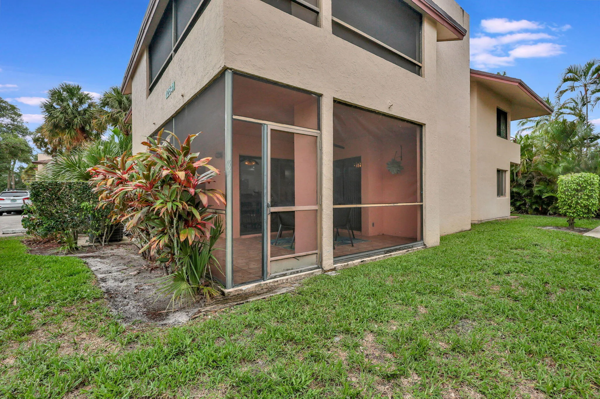 45-web-or-mls-12641West_221