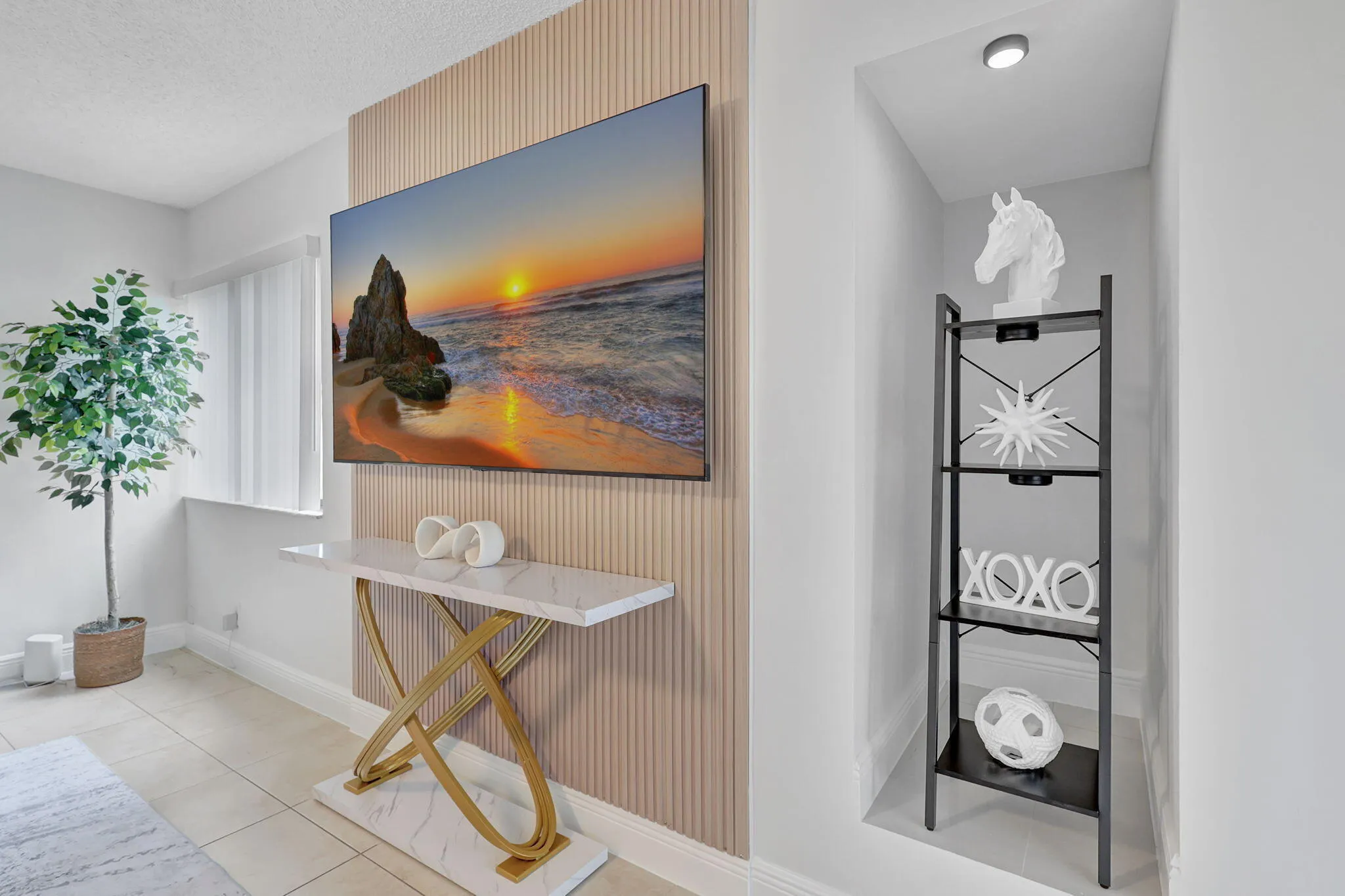 23-web-or-mls-12641West_111
