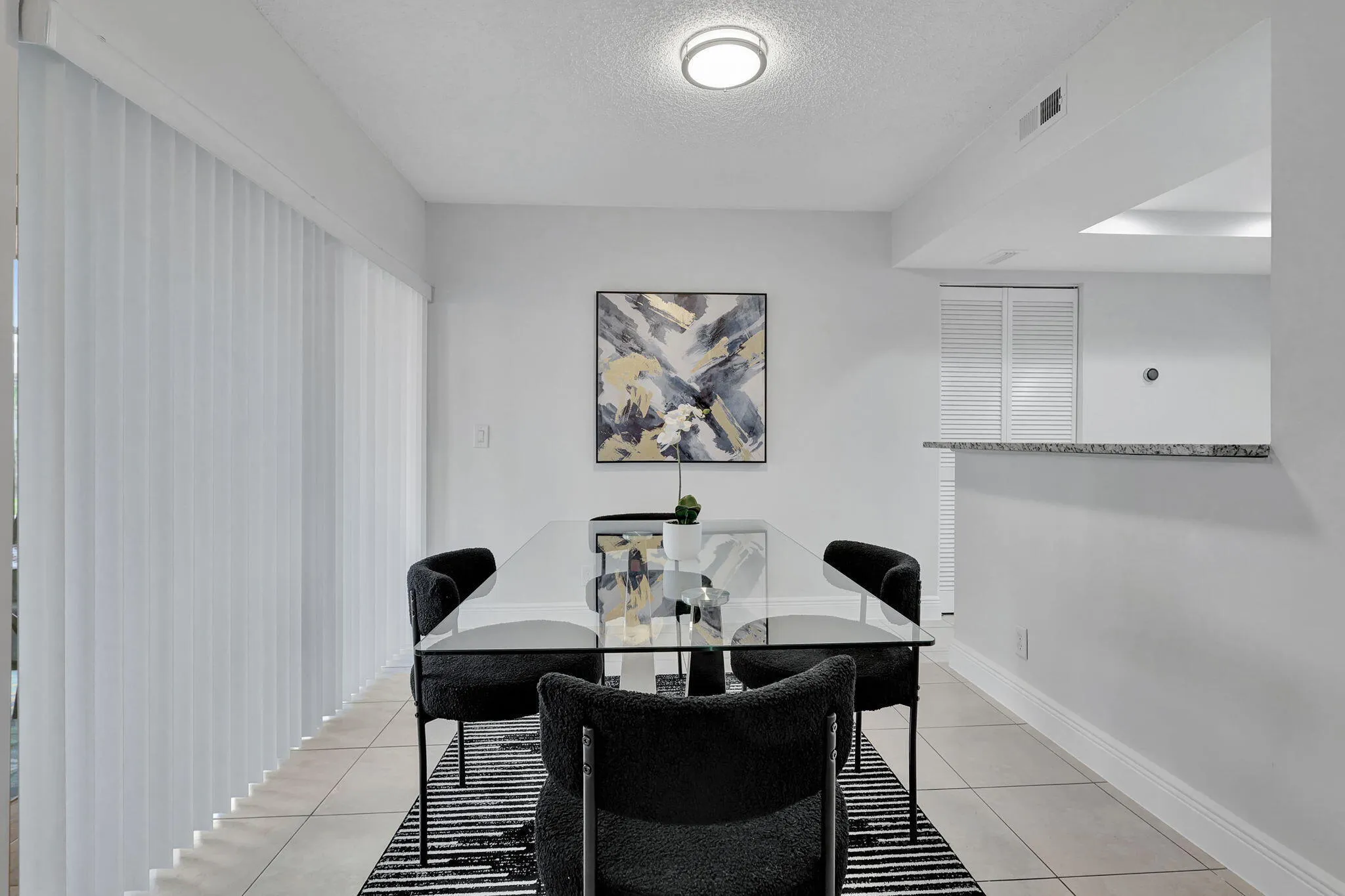 16-web-or-mls-12641West_76