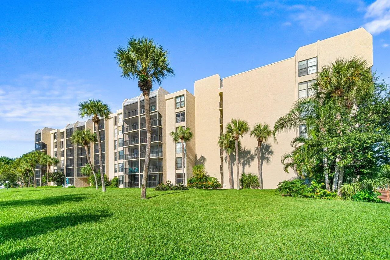 024-13RoyalPalmWay-Unit301-BocaRaton-FL-