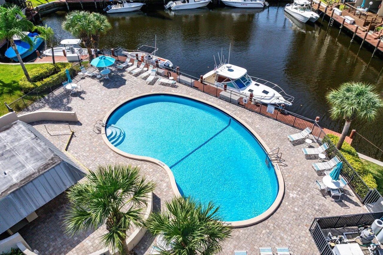 036-12RoyalPalmWay-6050-BocaRaton-FL-334