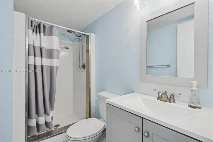 2ND BATHROOM