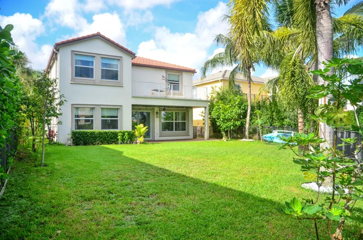 Oversized Fenced Back yard