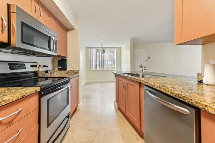 09 Kitchen 03