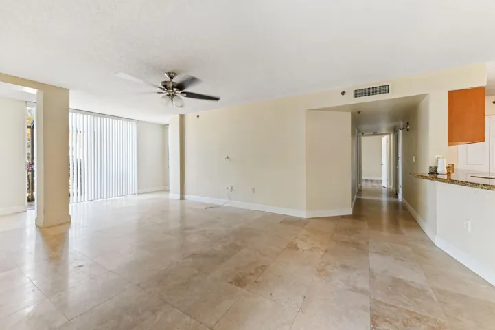 03 Living Room 01