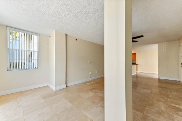 05 Living Room 03