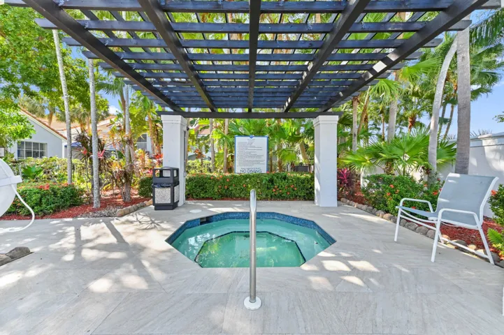 30 hot tub 01