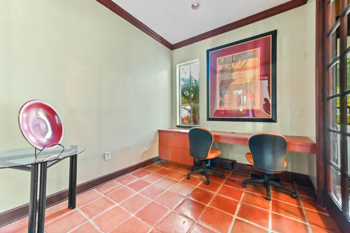 39 office 01