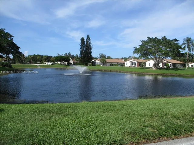 FOUNTAIN VIEW AS YOU ENTER THE COMMUNITY