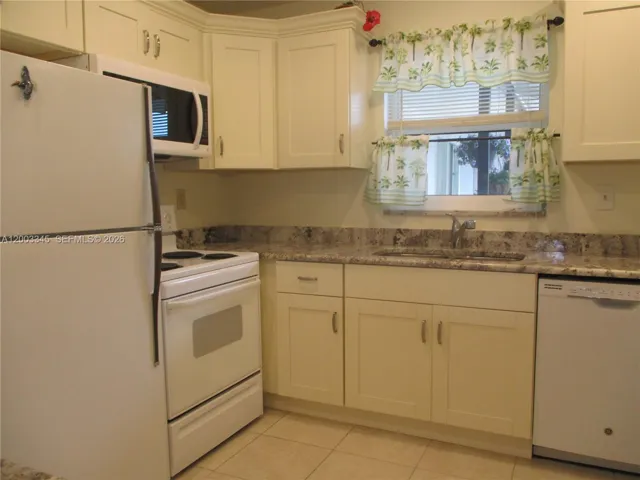 WHITE APPLIANCES
