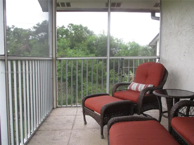 PATIO WITH PRIVATE VIEW OF TREES & VEGETATION