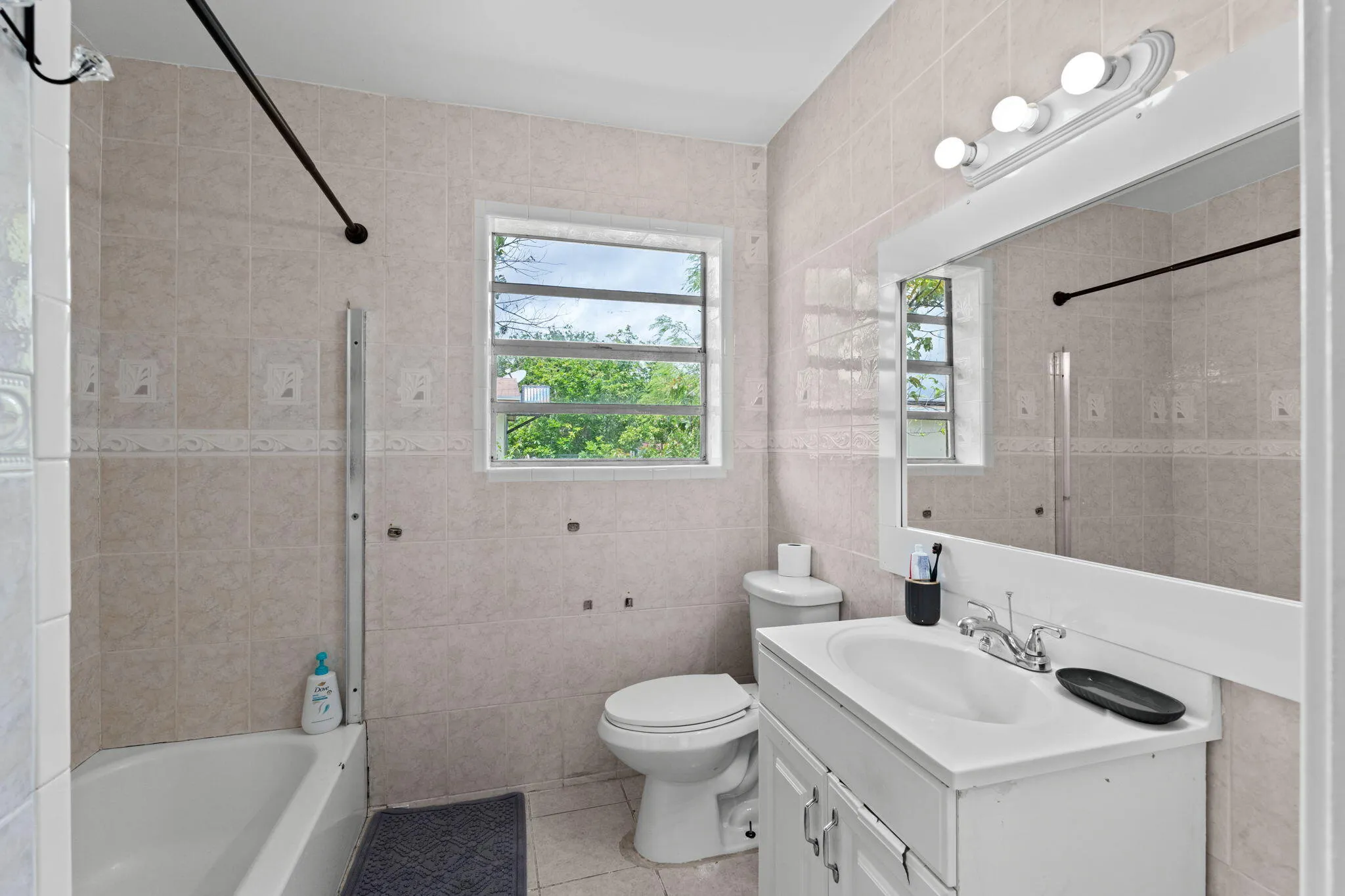 19-web-or-mls-A7402178