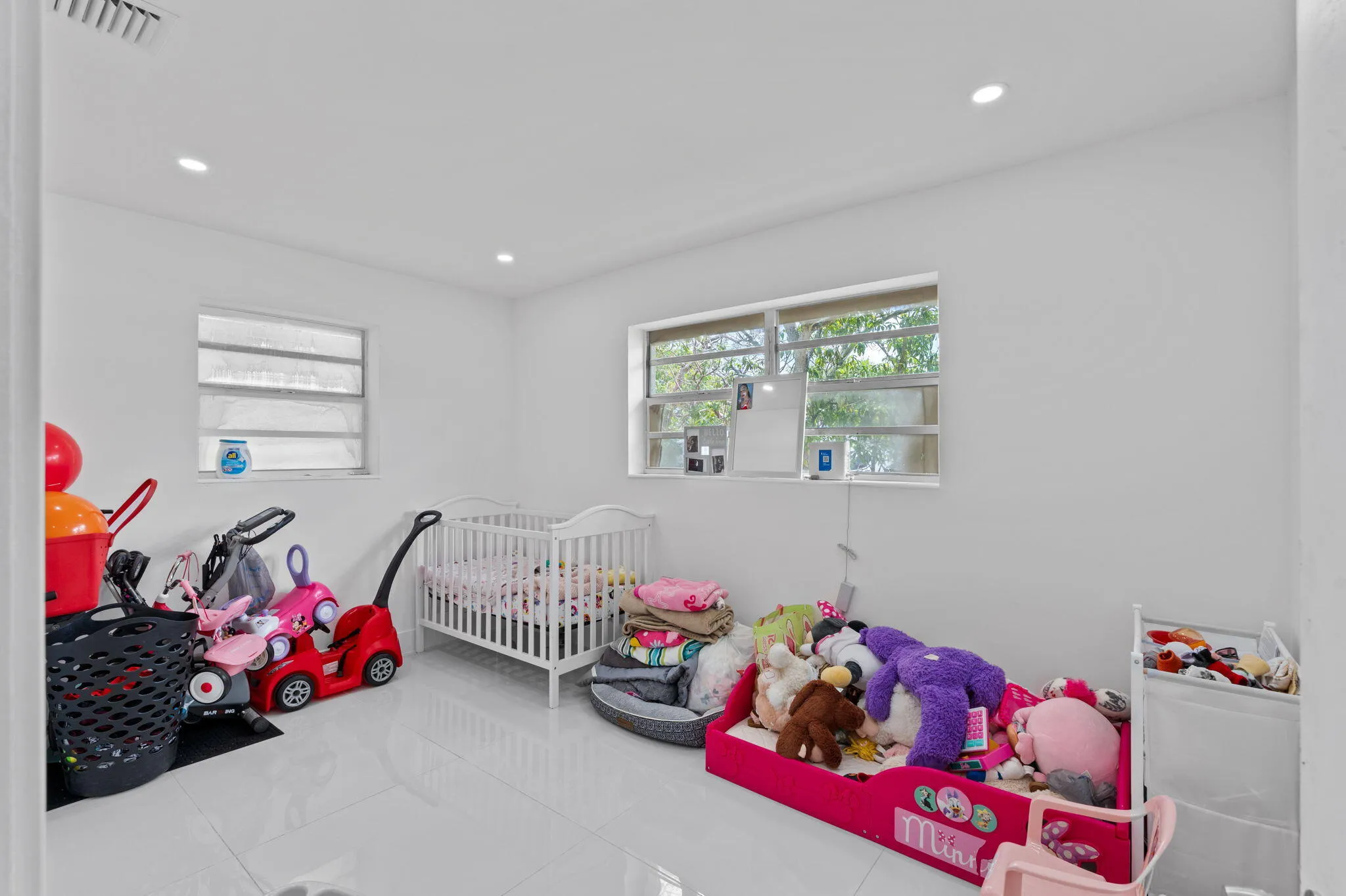Bedroom. 2